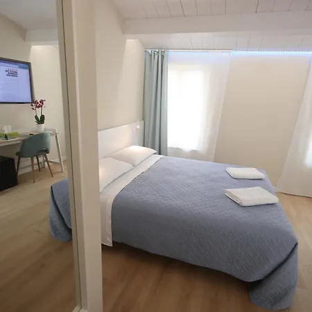 Photomusic Boutique 3* 西尼加利亚